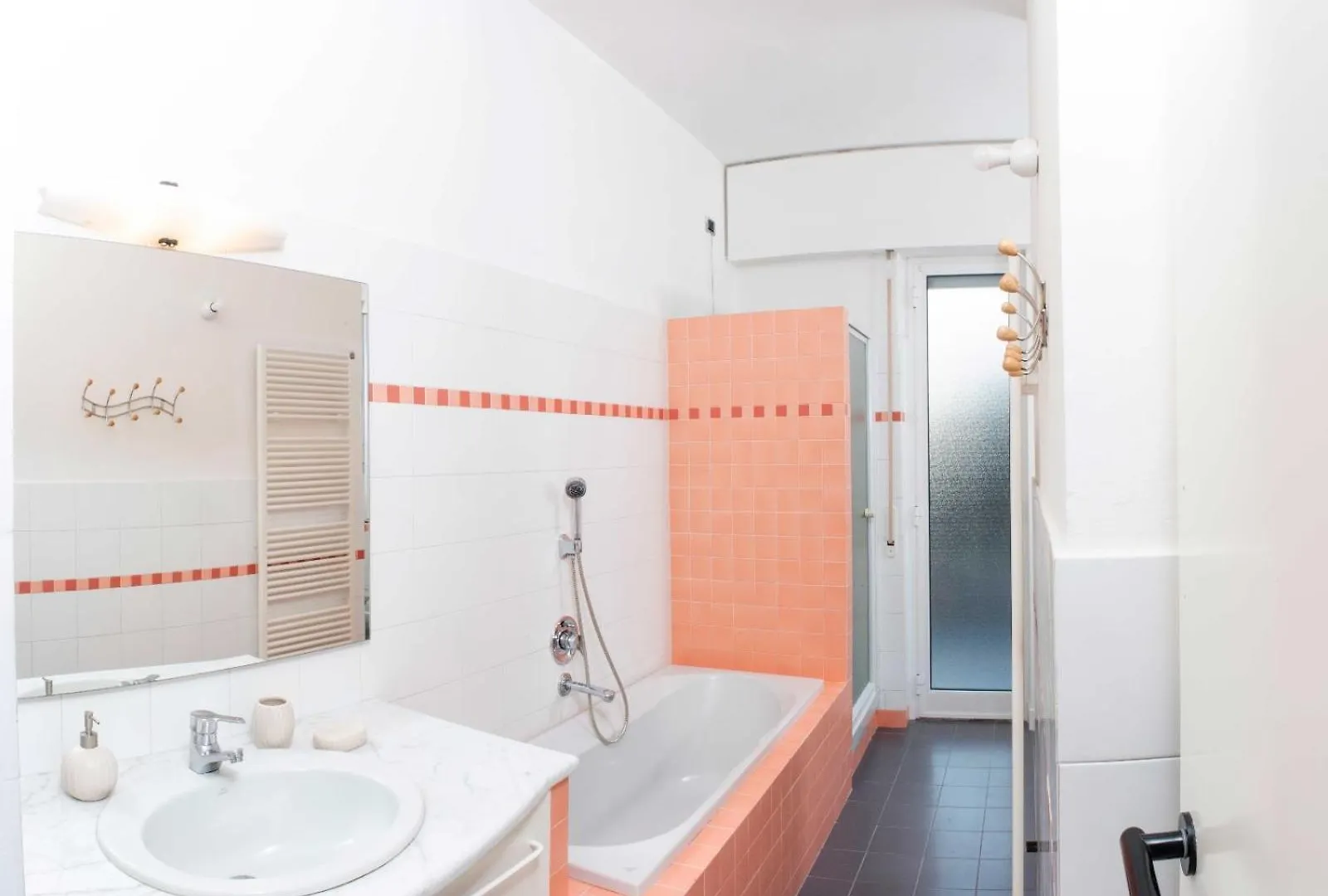 Casa Lorenza Albisola Superiore 0*,  Italy